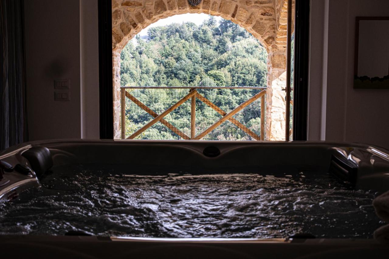 Villa Ermelinda - Piscina Privata E Jacuzzi Castelraimondo Ngoại thất bức ảnh