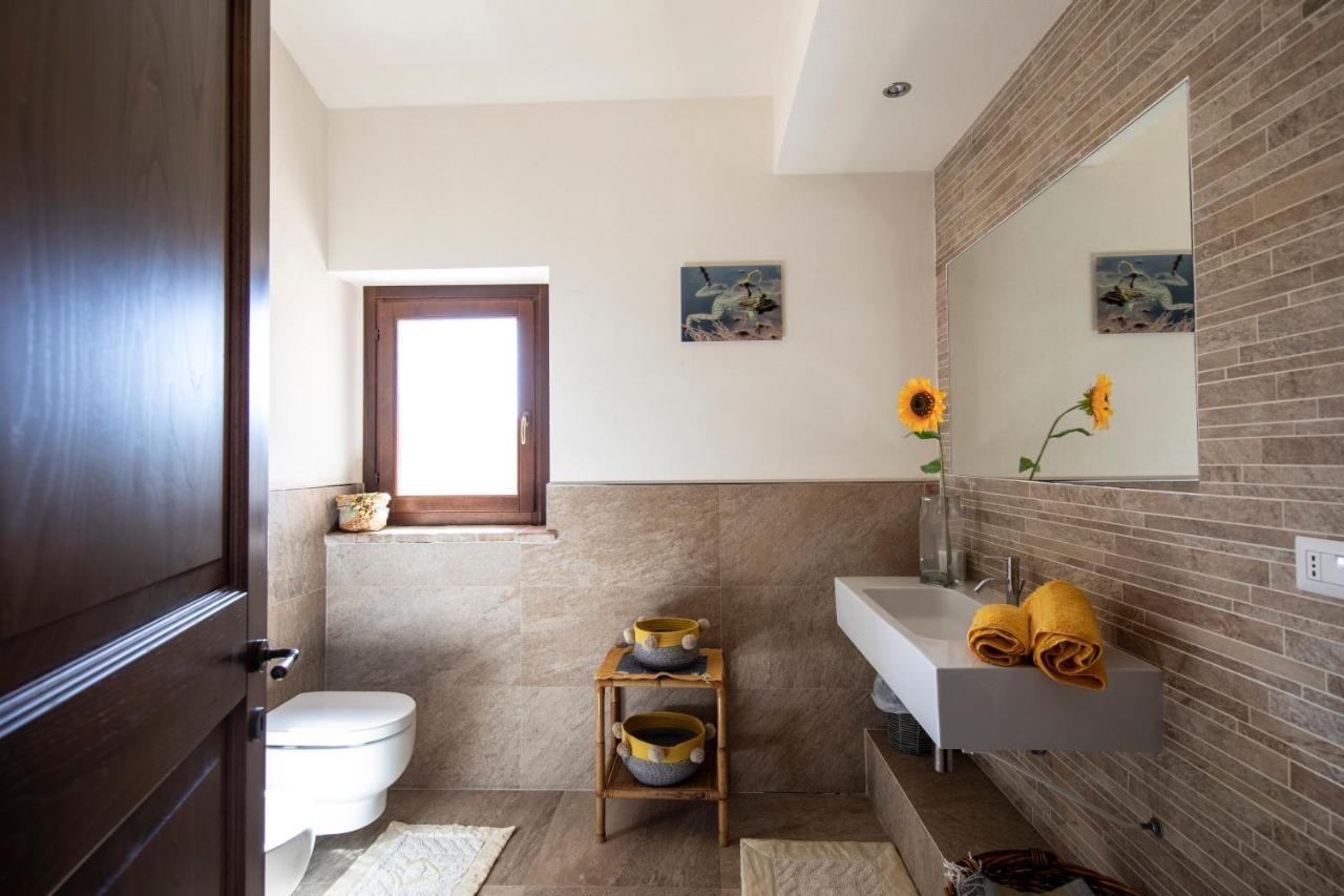 Villa Ermelinda - Piscina Privata E Jacuzzi Castelraimondo Ngoại thất bức ảnh