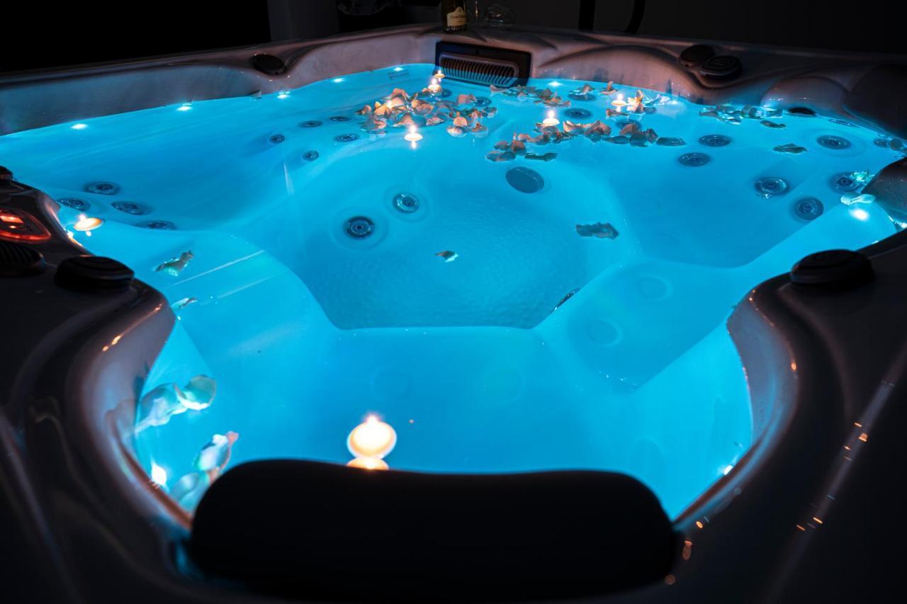 Villa Ermelinda - Piscina Privata E Jacuzzi Castelraimondo Ngoại thất bức ảnh