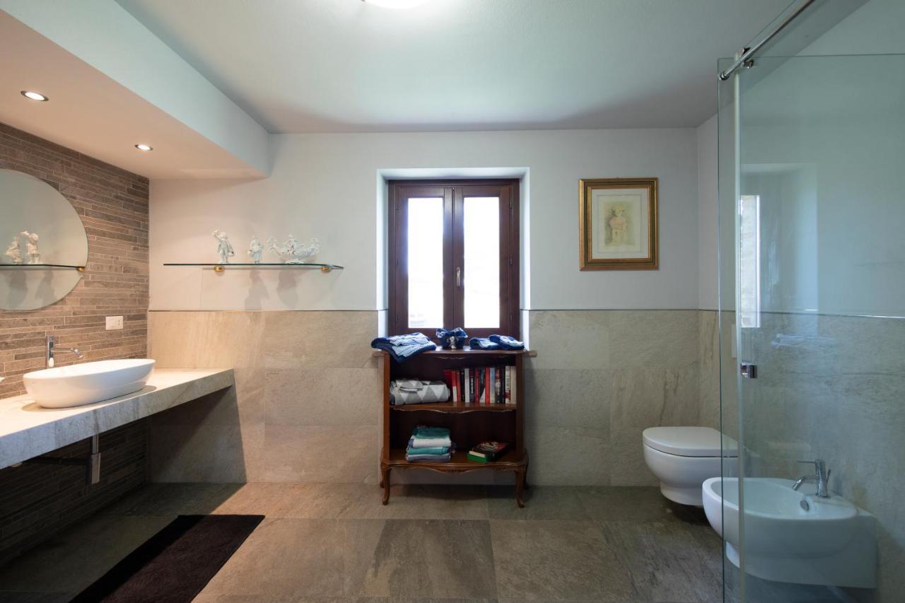 Villa Ermelinda - Piscina Privata E Jacuzzi Castelraimondo Ngoại thất bức ảnh