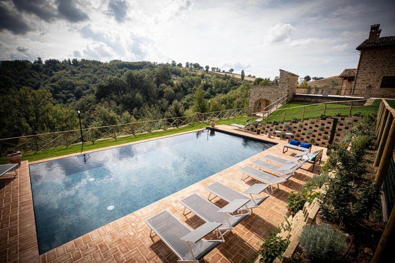 Villa Ermelinda - Piscina Privata E Jacuzzi Castelraimondo Ngoại thất bức ảnh